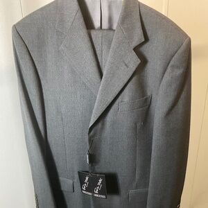Three button Charcoal gray suit by Paolo Vista size 40 Long